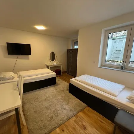 K2 Geraeumige Monteur Mit 2 Schlafzimmern * Hannover